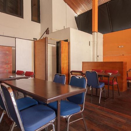 Reddoorz Near Jalan Sudirman Padang Hotel Екстериор снимка