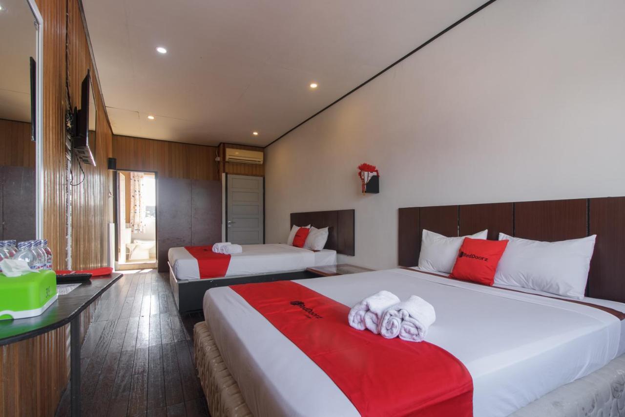 Reddoorz Near Jalan Sudirman Padang Hotel Екстериор снимка