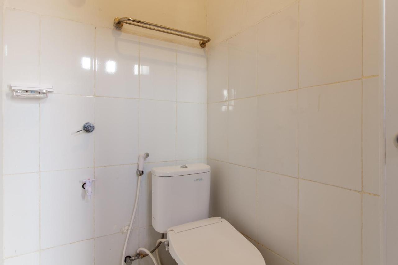 Reddoorz Near Jalan Sudirman Padang Hotel Екстериор снимка