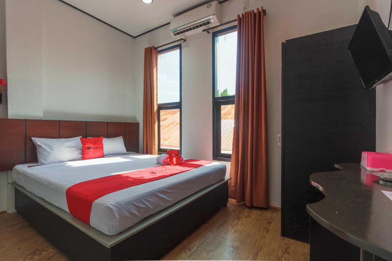 Reddoorz Near Jalan Sudirman Padang Hotel Екстериор снимка